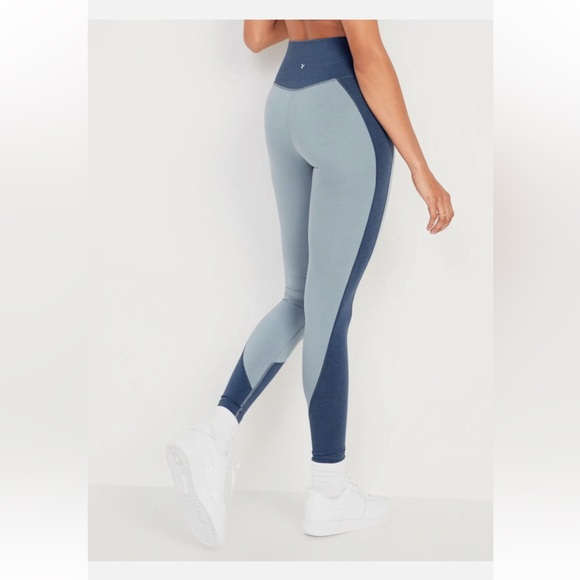 NWT Old Navy Extra High-Rise Two-Tone Sports Bra + Leggings - M - Picture 2 of 8